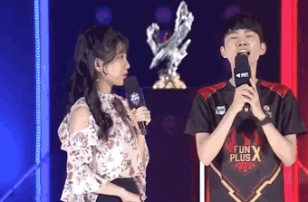 够继续保持 够继续保持